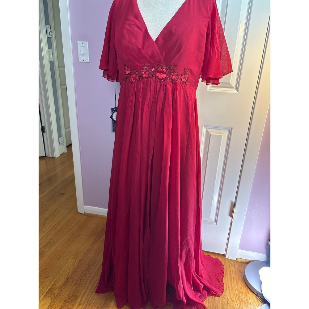 New Haute Couture Red Chiffon Floral Embroidered V-Neck Maxi Evening Gown XL